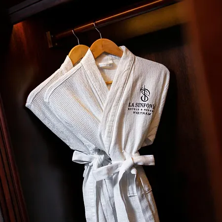 La Sinfonia Majesty Hotel And Spa Hanoi Exterior photo