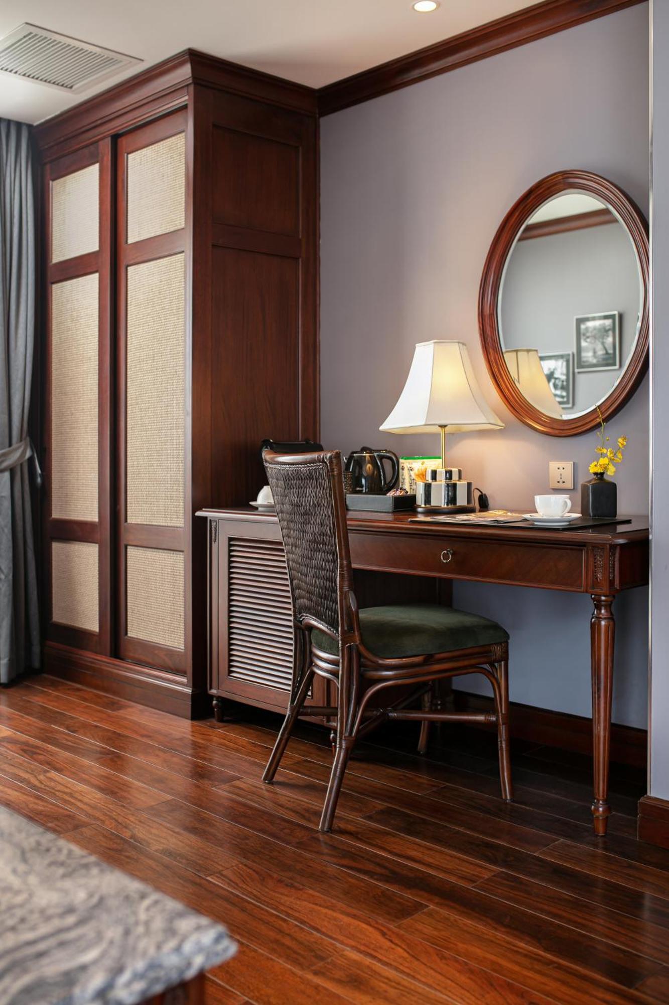 Hotel La Sinfonia Majesty And Hanoi