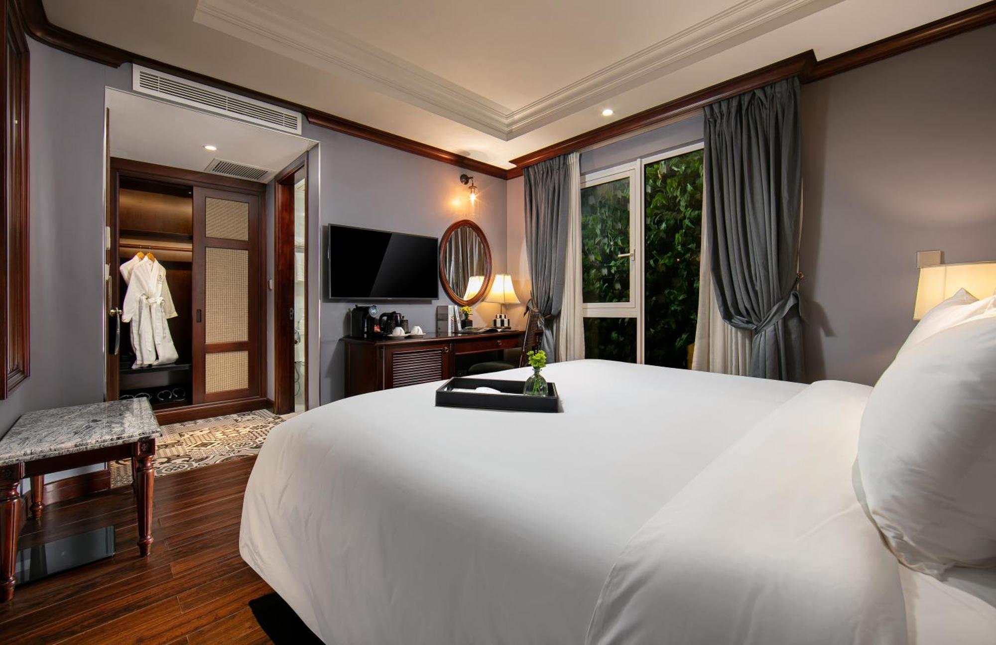 La Sinfonia Majesty And Hotel Hanoi