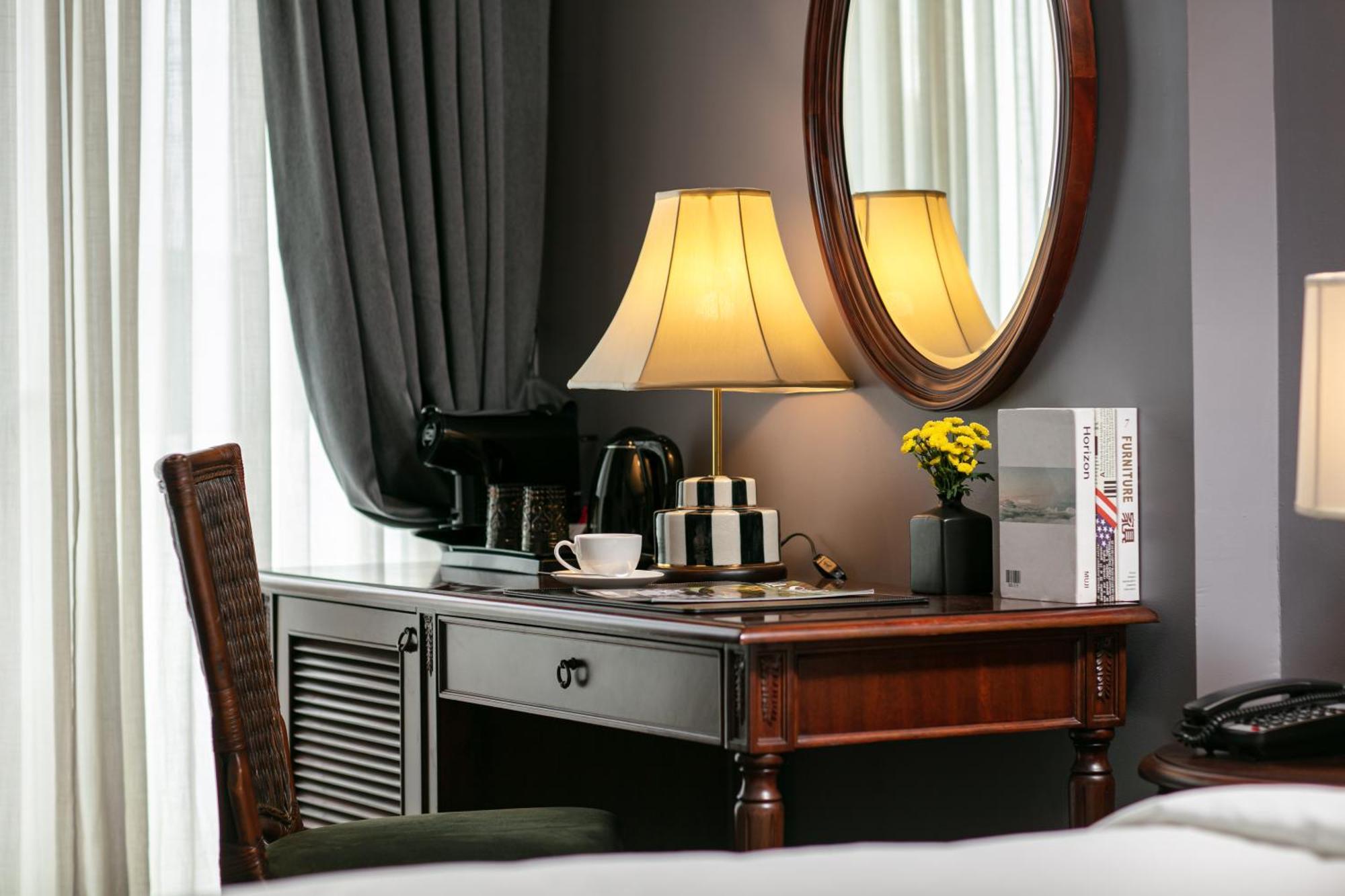 Hotel La Sinfonia Majesty And Hanoi
